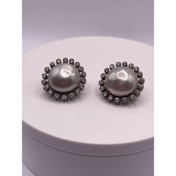 Vintage Nettie Rosenstein Faux Pearl Earrings With Rhinestone Halo - Picture 16 of 16